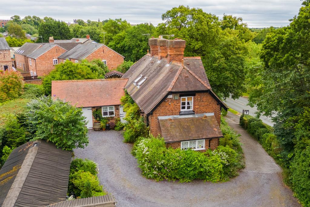 The Chimneys, Saughall Road, Chester, CH1 4 BL-1