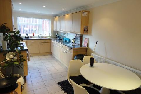 4 bedroom terraced house to rent, Oakwood Avenue, Penylan, Cardiff