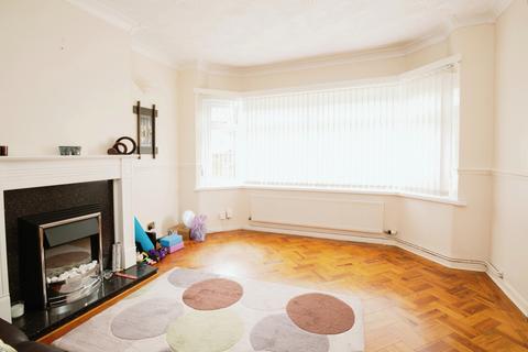 4 bedroom semi-detached house to rent, Hampton Court Road, Penylan, Cardiff