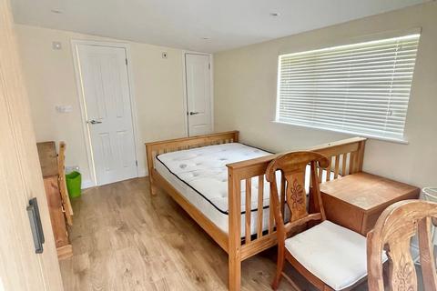 1 bedroom in a house share to rent, The Annexe, Lovell Road, CB4