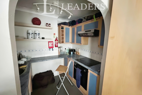 Studio to rent, Milton Road, CB4