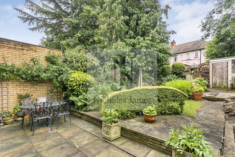 3 bedroom terraced house for sale, Hood Avenue, Southgate, London, N14