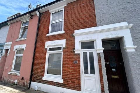 2 bedroom terraced house to rent, Station Road, Portsmouth