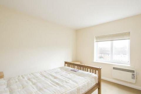 2 bedroom apartment to rent, Royal Court, NG5