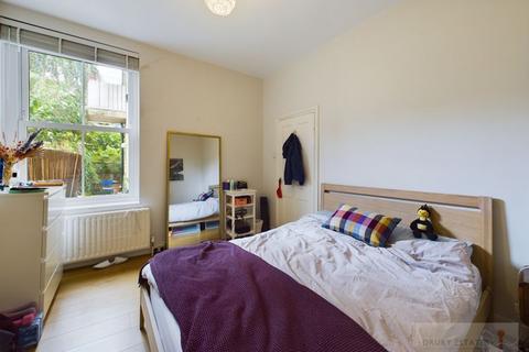 1 bedroom property to rent, Elmhurst Mansions, Clapham SW4