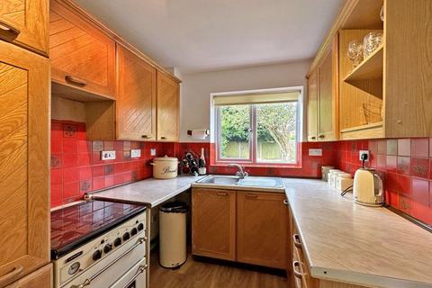 3 bedroom semi-detached house for sale, Rylands Drive, PENN