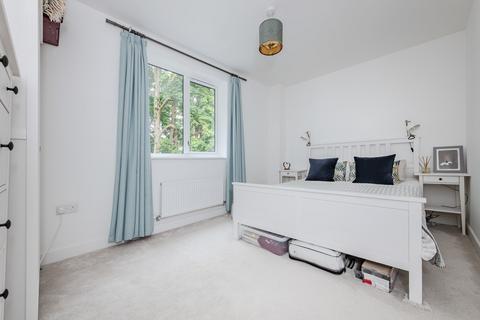 9 Philand Lane, Coulsdon, CR5 3GY