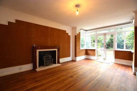 33 Park View, Pinner, HA5 4LL