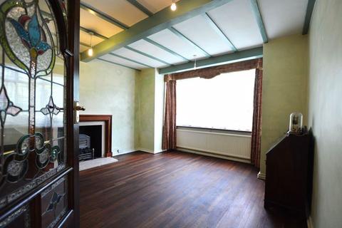 33 Park View, Pinner, HA5 4LL