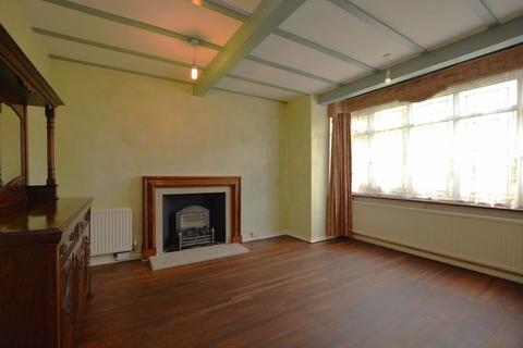 33 Park View, Pinner, HA5 4LL