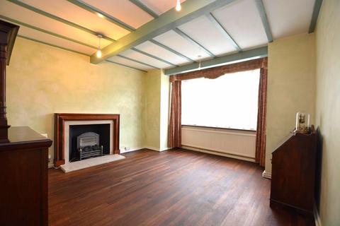 33 Park View, Pinner, HA5 4LL