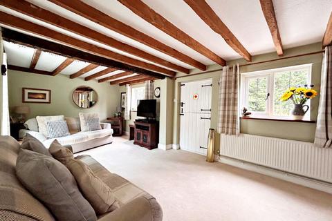 4 bedroom cottage for sale, Brook Lane, Cropthorne