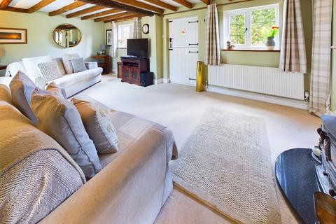 4 bedroom cottage for sale, Brook Lane, Cropthorne