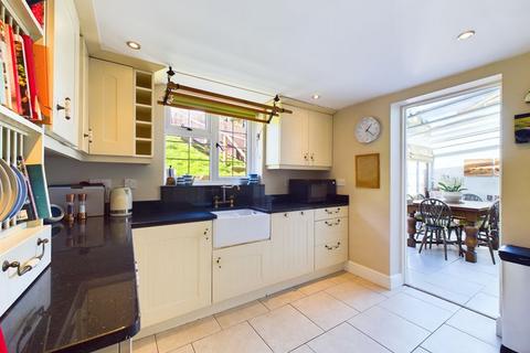 4 bedroom cottage for sale, Brook Lane, Cropthorne