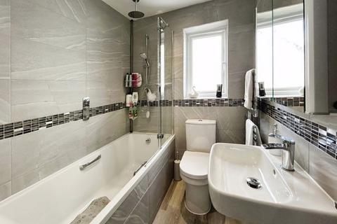 77 Greenhayes, Broadstone, BH18 8LZ