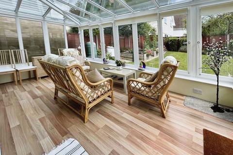 77 Greenhayes, Broadstone, BH18 8LZ