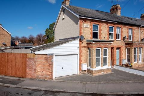 3 bedroom end of terrace house for sale, Richmond Road, Taunton TA1