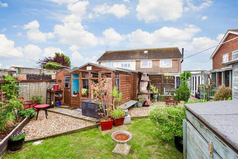 4 bedroom semi-detached house for sale, Marisfield Place, Selsey, Chichester, West Sussex