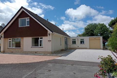 4 bedroom detached bungalow for sale, Maes-y-Coed, Cardigan, Ceredigion, SA43 1AP