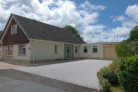 4 bedroom detached bungalow for sale, Maes-y-Coed, Cardigan, Ceredigion, SA43 1AP