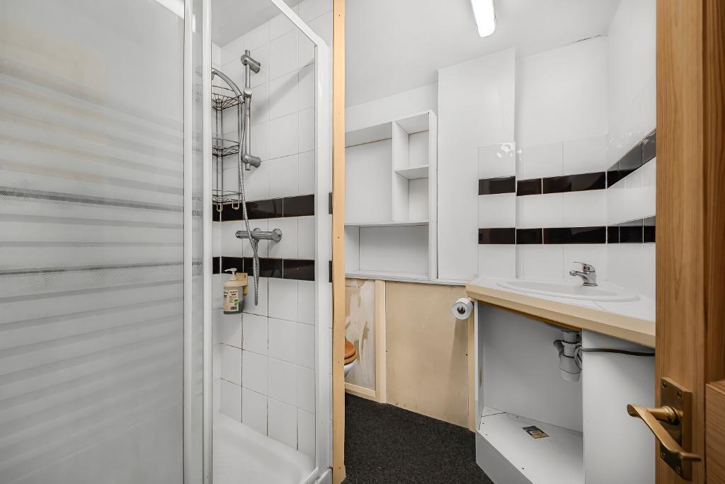 Outbuilding shower room