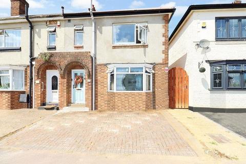 3 bedroom end of terrace house for sale, Warren Road, Dallow Road Area, Luton, Bedfordshire, LU1 1UE