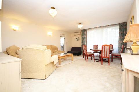 2 bedroom flat to rent, Edgware HA8