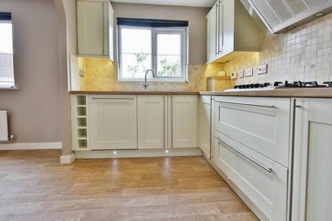 4 bedroom end of terrace house for sale, Dovestone Way, Kingston Upon Hull,  HU7 3BA