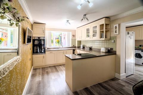 6 bedroom detached house for sale, Russell Way, Higham Ferrers, Northamptonshire