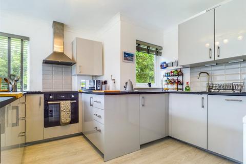 3 bedroom apartment for sale, Kingsbere Gardens, 10 Haslemere Avenue, Highcliffe, Dorset, BH23