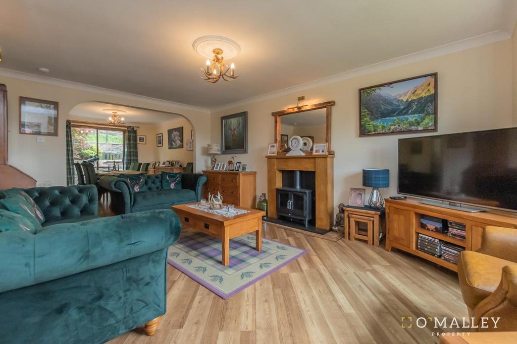 Glassford Square, Tillicoultry 4 bed detached house for sale £374,995