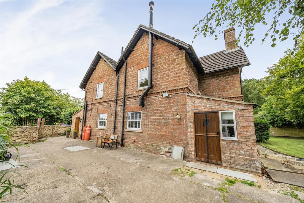 2nd view PROPERTY REAR.jpg