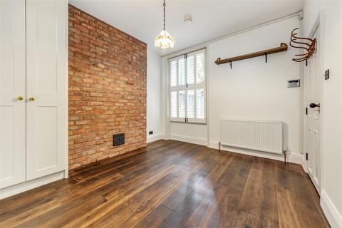 2 bedroom flat for sale, Constantine Road, Hampstead