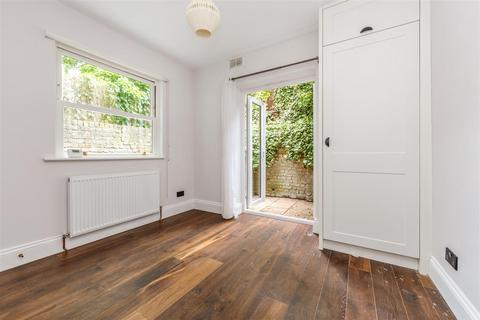 2 bedroom flat for sale, Constantine Road, Hampstead