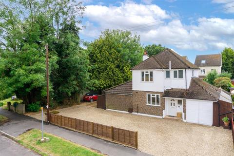 4 bedroom detached house for sale, The Crescent, Horley