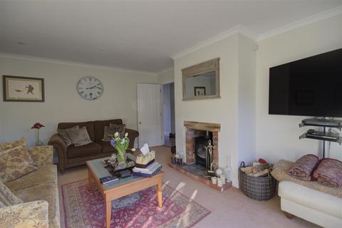 3 bedroom semi-detached house for sale, Hildenbrook Farm, Tonbridge TN11