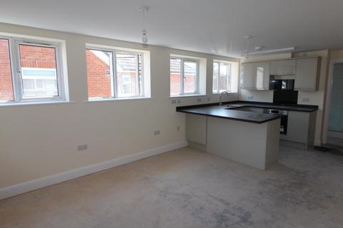 2 bedroom apartment to rent, Lymington Road, Highcliffe, Christchurch