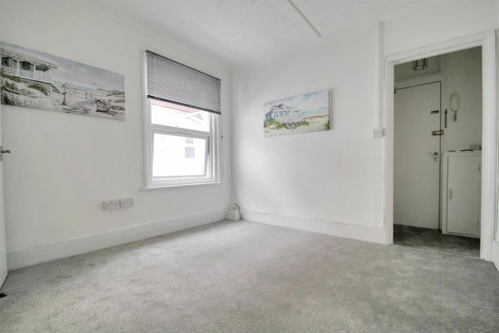 Rowlands Road, Worthing BN11 1 bed flat for sale £140,000