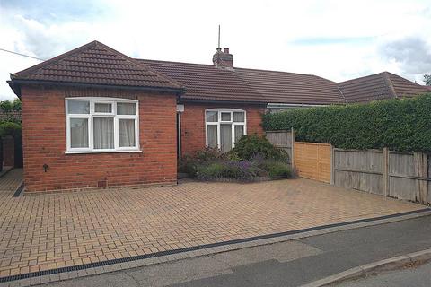 3 bedroom semi-detached house to rent, Willson Road, Egham TW20