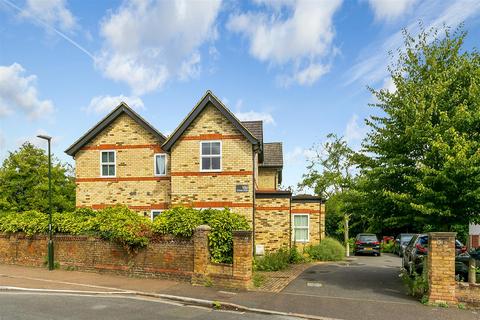 1 bedroom apartment for sale, Queens Road, Hampton Hill