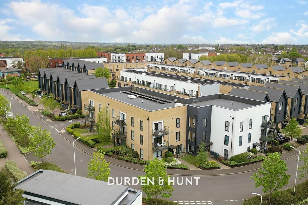 St. Clements Avenue, Harold Wood, RM3 2 bed apartment to rent £1,850