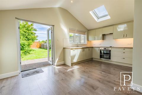 3 bedroom semi-detached house for sale, Frinton Road, Kirby Cross, Frinton-On-Sea