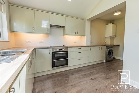 94 Frinton Road, Kirby Cross, Frinton-on-sea, CO13 0HJ