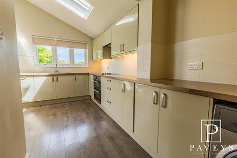 94 Frinton Road, Kirby Cross, Frinton-on-sea, CO13 0HJ