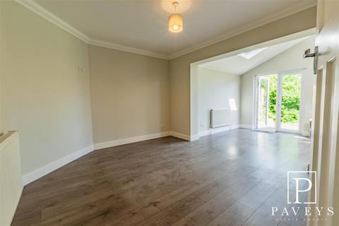 94 Frinton Road, Kirby Cross, Frinton-on-sea, CO13 0HJ