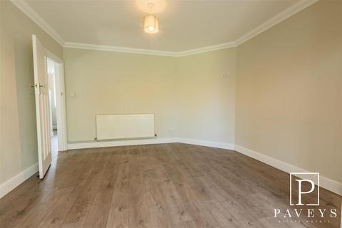 94 Frinton Road, Kirby Cross, Frinton-on-sea, CO13 0HJ