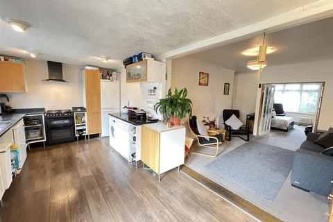 4 bedroom end of terrace house for sale, Davidson Road, Croydon CR0