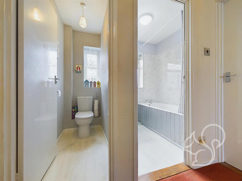 Family bathroom + W.C
