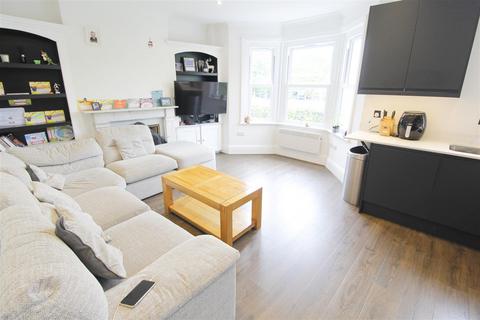 2 bedroom maisonette for sale, Manygate Lane, Shepperton