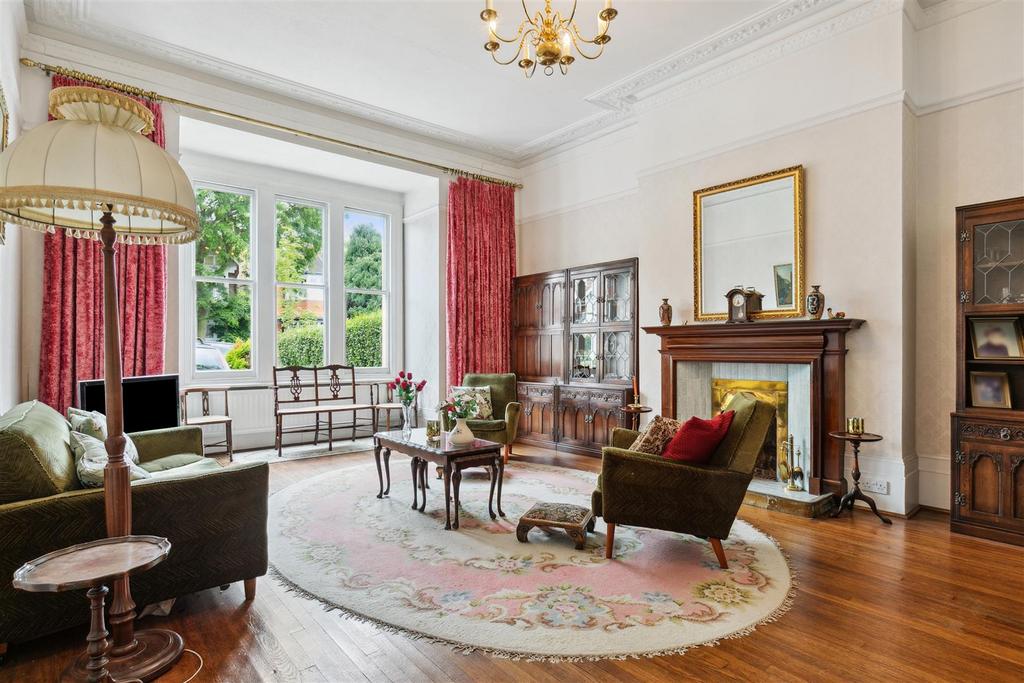 Grove Park Gardens, W4   FOR SALE